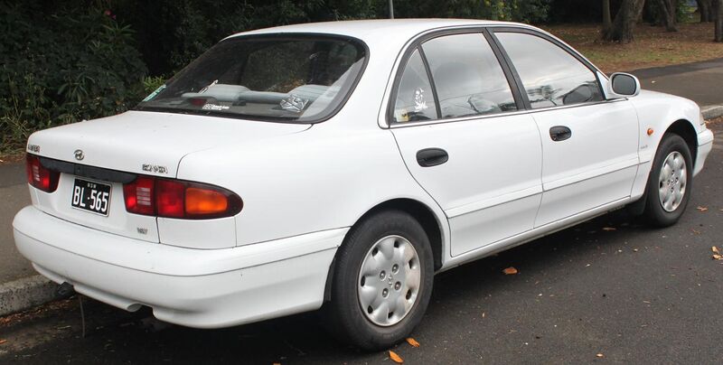 File:1993-1996 Hyundai Sonata (Y3) GLE sedan (23352225464).jpg