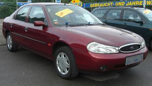Ford Mondeo MK2 (1997-2000) front.jpg