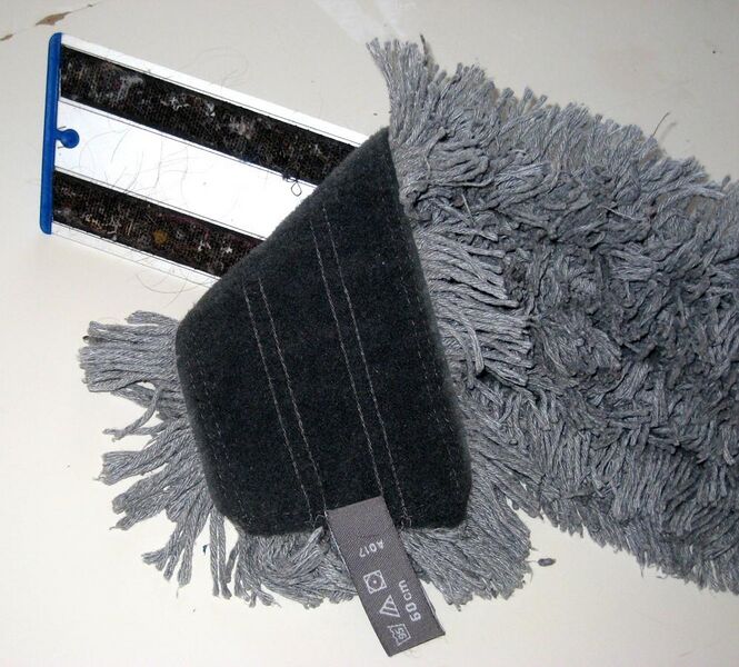 File:Mop, velcro mop and handle.JPG
