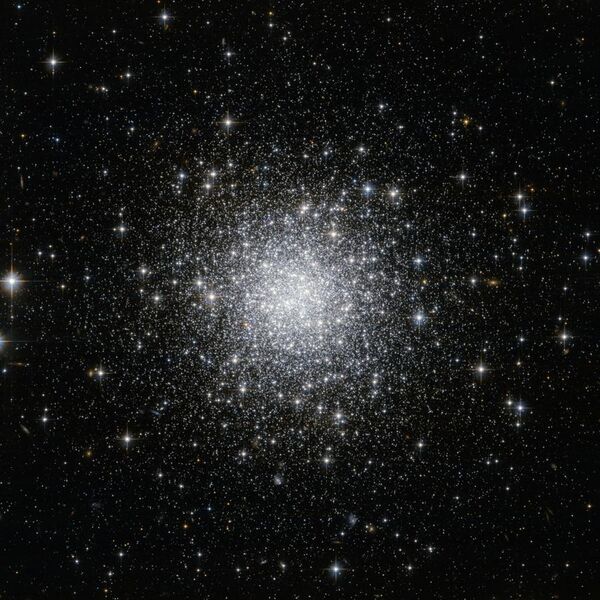 File:NGC 7006 HST.jpg