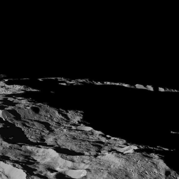 File:PIA20188-Ceres-DwarfPlanet-Dawn-4thMapOrbit-LAMO-image5-20151210e.jpg