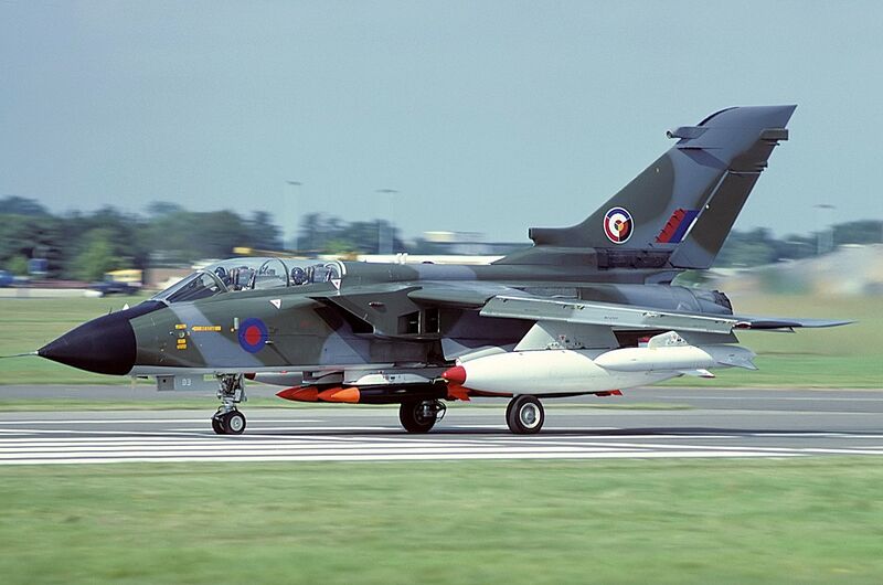 File:Panavia Tornado GR1, UK - Air Force AN1390711.jpg