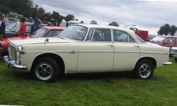Rover 3.5 coupe P5B ca 1967 profile shot showing lowered roofline.jpg