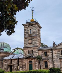 Sydney Observatory with time ball.jpg