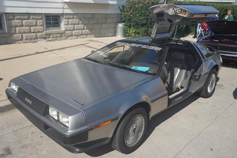 File:2022 Downtown West Allis Classic Car Show 049 (1983 DeLorean DMC-12).jpg