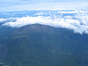Santa Ana Volcano.USAF.C-130.1.jpg