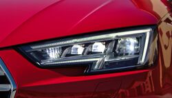 2015 Audi A4 B9 S line Tangorot LED-Matrix-Scheinwerfer Detail.jpg