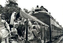 A refugee train, Punjab, 1947.jpg