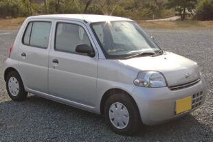 Daihatsu Esse 2005 1.jpg
