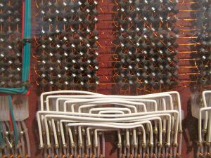 Detail of a 1Kb ferrite core RAM-module of an 1960s Electrologica X1 computer.jpg