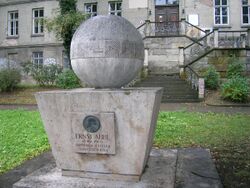 Ernst Abbe memorial.JPG