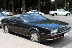Cadillac Allante 1991 (29367325284).jpg
