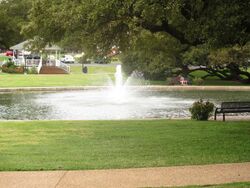 Fountain, UMHB, Belton, TX IMG 5555.JPG