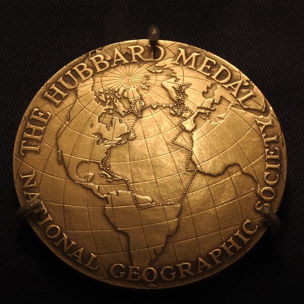 File:Hubbard Gold Medal, Anne Morrow Lindbergh.JPG