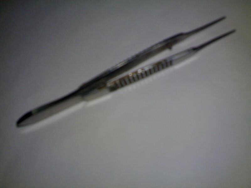 File:Medical instrument Eye Suture tying forceps.jpg