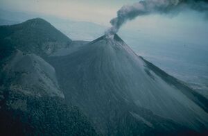 Pacaya erupting in 1976.jpg