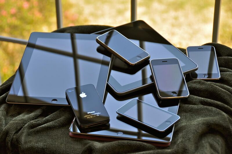 File:The iOS family pile (2012).jpg