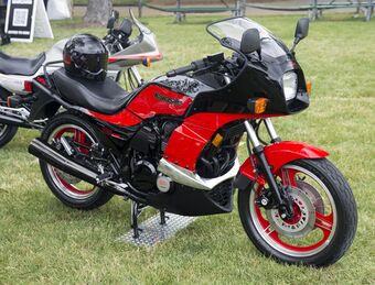 1985 Kawasaki ZX750-E2 Turbo, front right.jpg