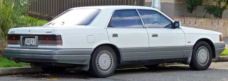 File:1987-1989 Mazda 929 (HC) hardtop (2010-07-21) 02.jpg