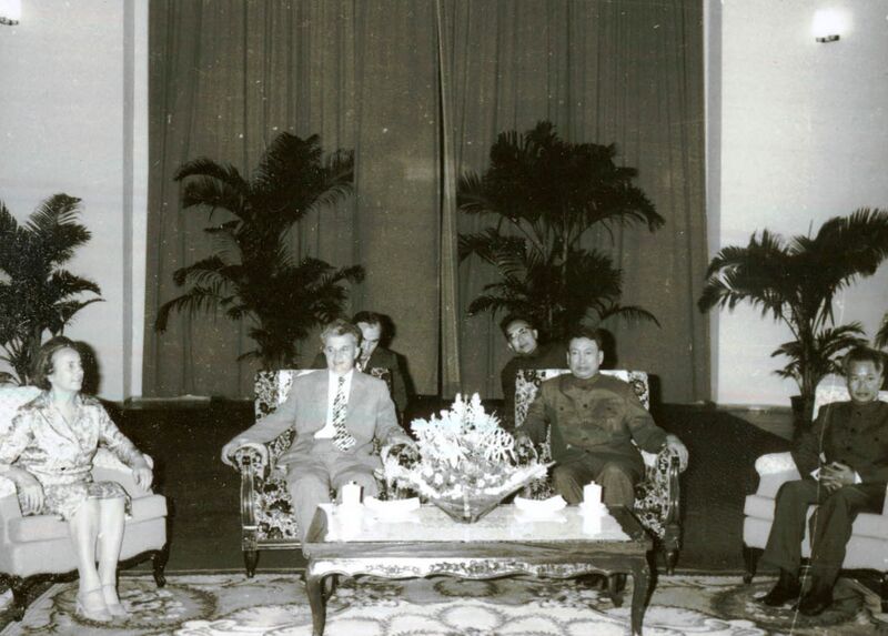 File:Nicolae Ceaușescu with Pol Pot.jpg