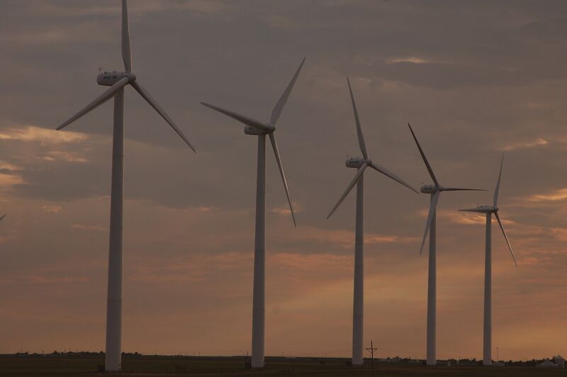 File:Wind turbines in southern Colorado.jpg