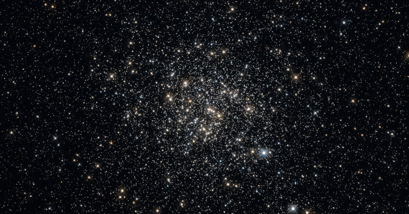 File:NGC 6355 hst 11628 R555B438.png