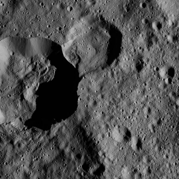 File:PIA20565-Ceres-DwarfPlanet-Dawn-4thMapOrbit-LAMO-image70-20160217.jpg