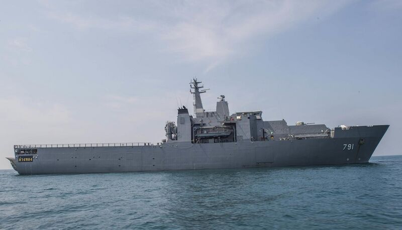 File:Thai landing ship Angthong (LPD 791) in February 2016.JPG