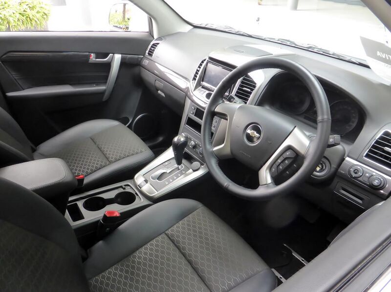 File:The interior of Chevrolet CAPTIVA.JPG