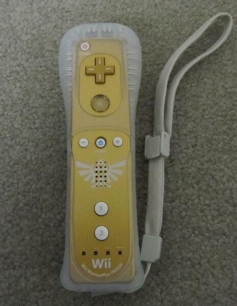 File:Gold Wii Remote Plus.jpg