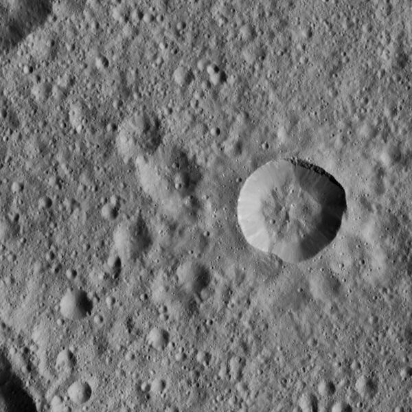 File:PIA20562-Ceres-DwarfPlanet-Dawn-4thMapOrbit-LAMO-image67-20160212.jpg
