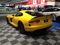 Yellow SRT Viper GTS at NAIAS 2013 02.jpg