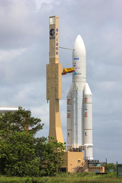 File:Ariane 5ES with ATV 4 on its way to ELA-3.jpg