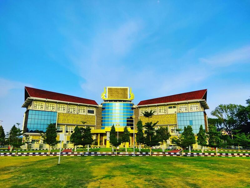 File:Gedung Rektorat Universitas Negeri Padang.jpg