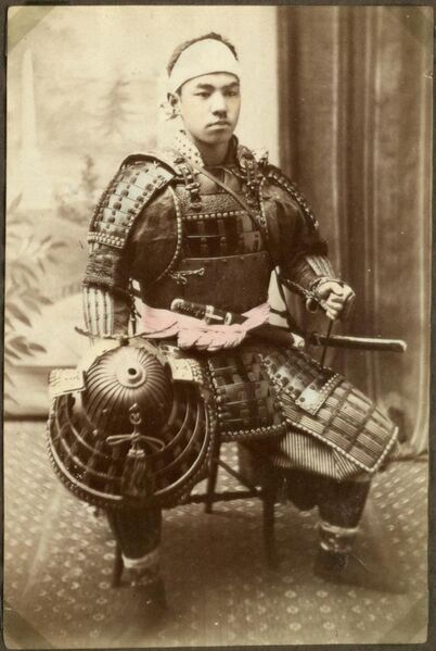 File:Japanese warrior in armor. (10797305704).jpg