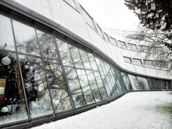Library in winter, Faculty of Education, University of Cambridge.jpg