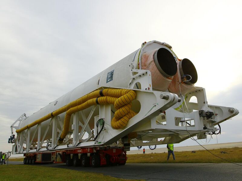 File:Antares rolls out - Oct 2012.jpg