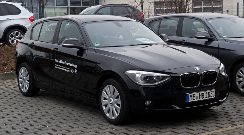File:BMW 116i (F20) – Frontansicht, 17. März 2012, Mettmann.jpg