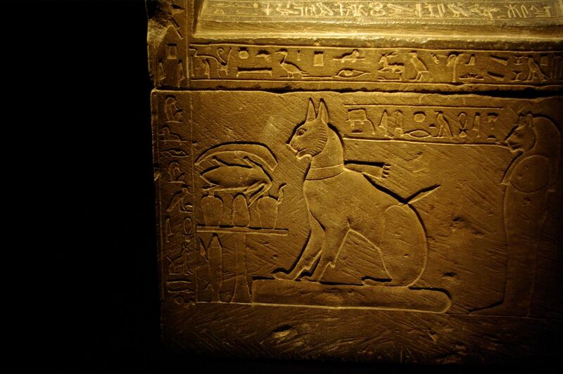 File:Sarcophagus of Prince Thutmose's cat by Madam Rafaèle.jpg