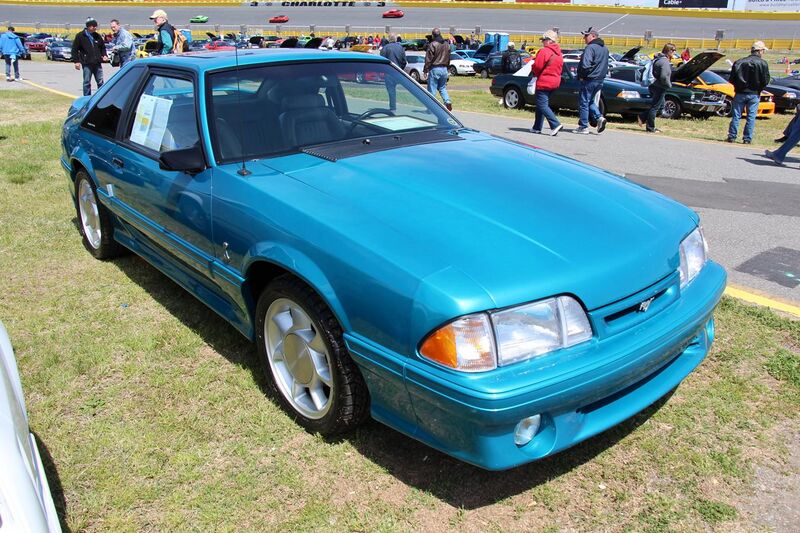 File:1993 Ford Mustang SVT Cobra Hatchback (14391878516).jpg