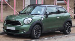 2015 Mini Paceman Cooper D Automatic 2.0 Front.jpg