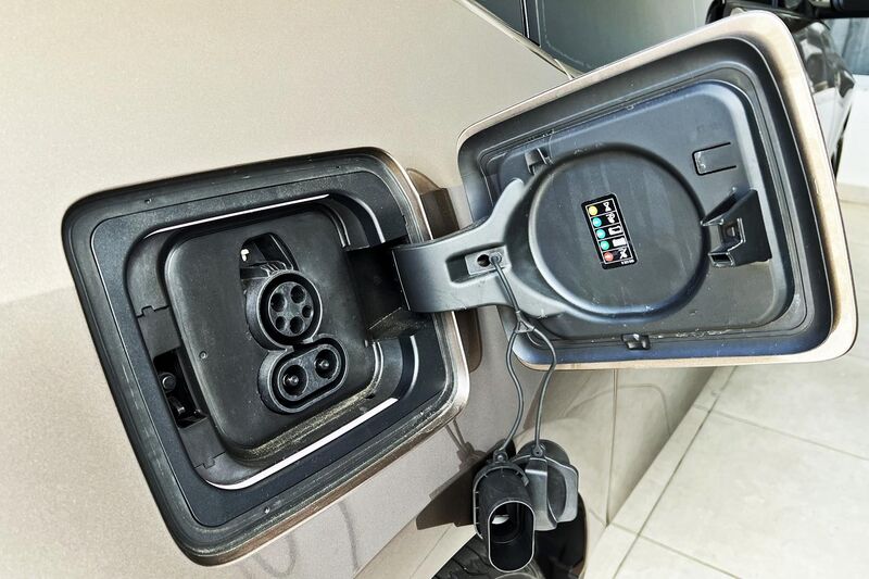 File:2021 BMW i3 charging inlet port 03 2022 4742.jpg