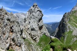 Alpen Wettersteingebirge Fels am Gatterl.jpg
