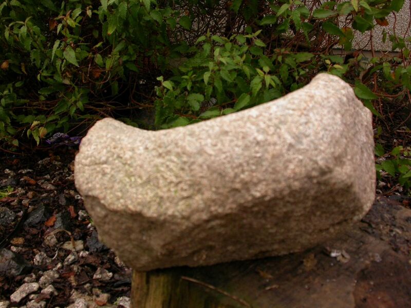 File:Bronze Age saddle quern (section) (FindID 148667).jpg