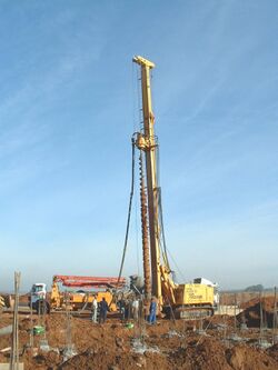 DrillingMachine with ConcreteMixer and Pump02.jpg