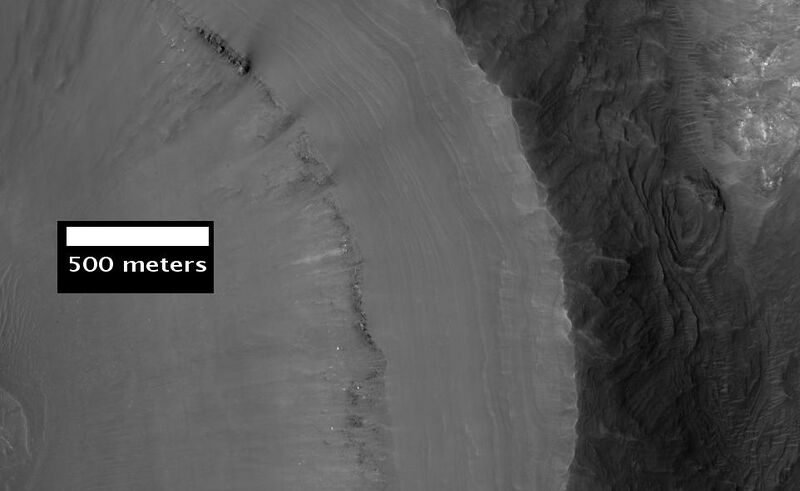 File:Saheki Crater closeup of layers.JPG