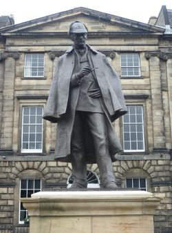 Sherlock Holmes Statue, Edinburgh.JPG