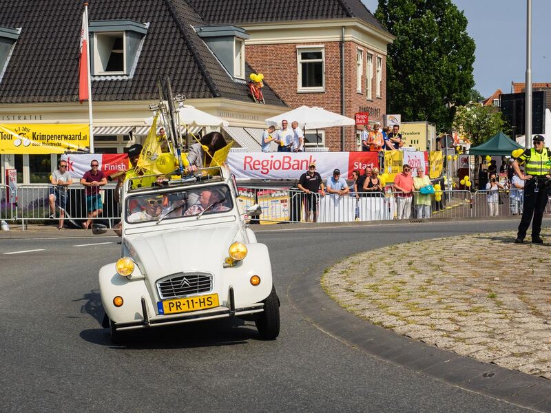 File:Tour de France 2015 - Haastrecht - Zuid-Holland - Pays-Bas (19444967211).jpg