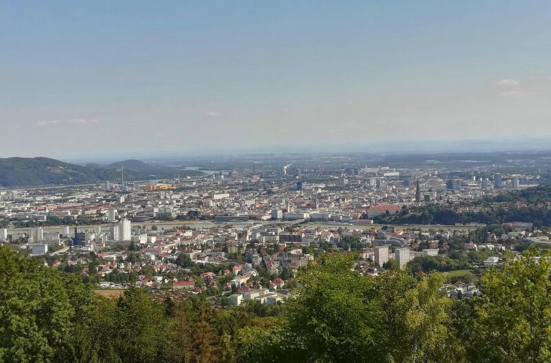 File:View over Linz.jpg