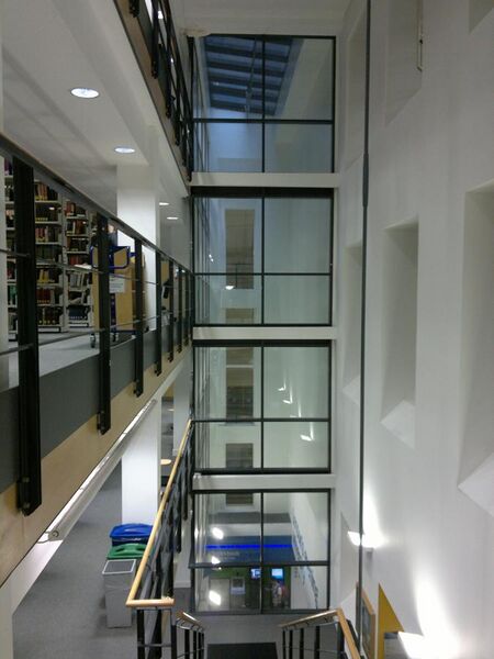 File:Birkbeck College library interior 11.06.13.jpg